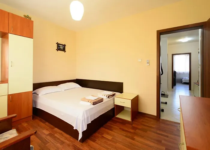 Yanevi 게스트하우스 *